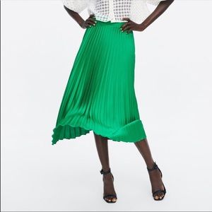 Zara green pleated skirt